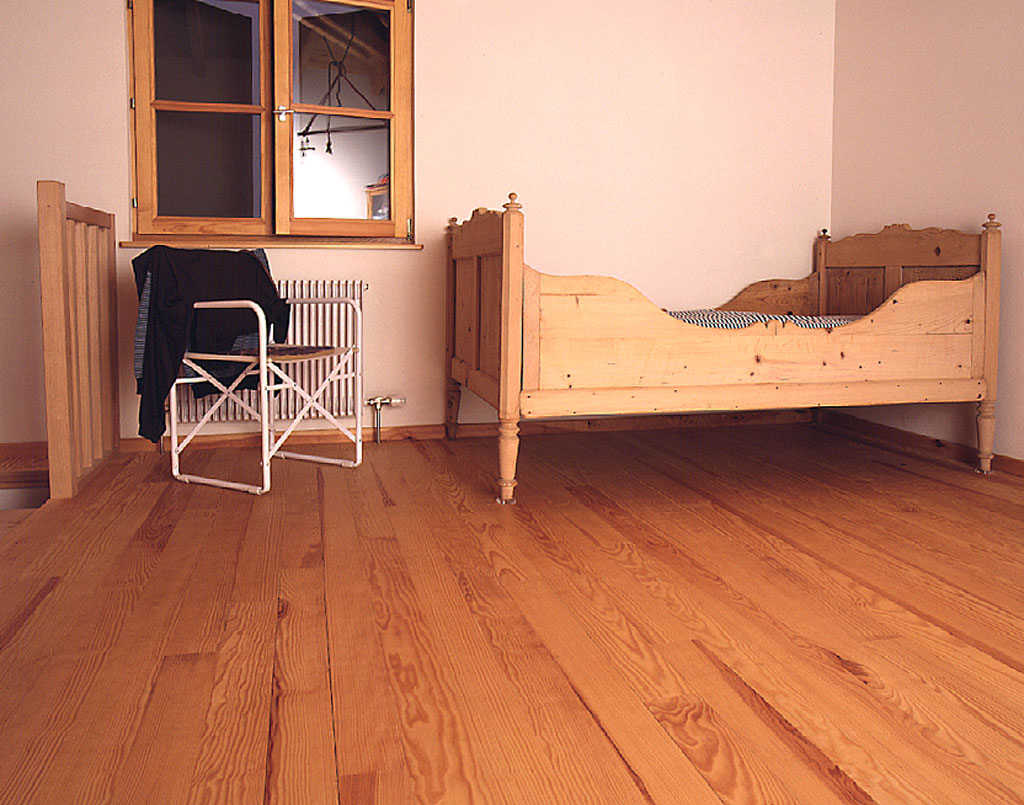 Woodline Seekiefer Rustical gehobelt 2-gefast unbehandelt